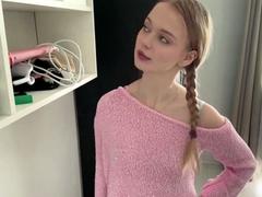 LawanaDavito - blond female webcam at xLoveCam