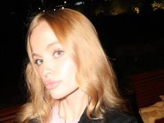 LawanaDavito - blond female webcam at xLoveCam