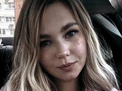 LawandaMuzzy - female with brown hair webcam at xLoveCam