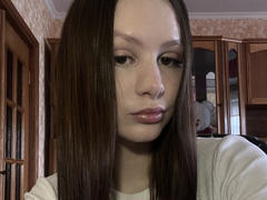 LaylaArchibeque - female with brown hair webcam at xLoveCam