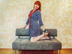 Laaylaa - female with brown hair webcam at LiveJasmin