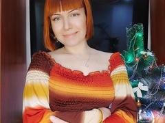 Laaylaa - female with brown hair webcam at LiveJasmin