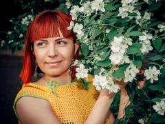 Laaylaa - female with brown hair webcam at LiveJasmin