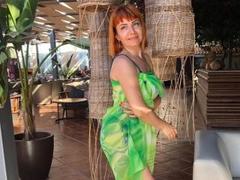 Laaylaa - female with brown hair webcam at LiveJasmin