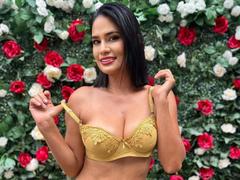 LaylaRoa - female with brown hair and  big tits webcam at LiveJasmin