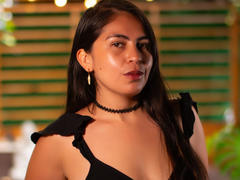 LaylaShanny - female with brown hair and  big tits webcam at xLoveCam