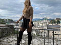 lanarayes-hot - blond female webcam at xLoveCam