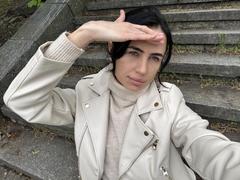 LeaNoir - female with black hair and  big tits webcam at xLoveCam