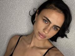 LeaNoir - female with black hair and  big tits webcam at xLoveCam