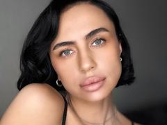 LeaNoir - female with black hair and  big tits webcam at xLoveCam