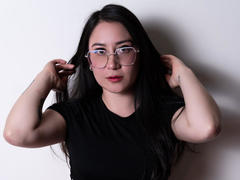 LeahMuniz from xLoveCam