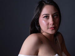 LeahMuniz - female webcam at xLoveCam