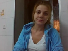LeahPansies - female with red hair webcam at xLoveCam