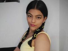 LeanBomy - female with black hair webcam at xLoveCam