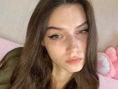LeanneYellowhair from xLoveCam