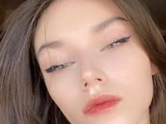 LeanneYellowhair - female with brown hair webcam at xLoveCam