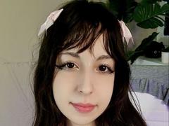 LeiaCrane - female with black hair and  big tits webcam at xLoveCam