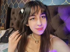 LeiaCrane - female with black hair and  big tits webcam at xLoveCam