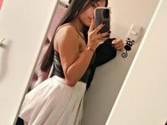 LeiaLaurent from xLoveCam
