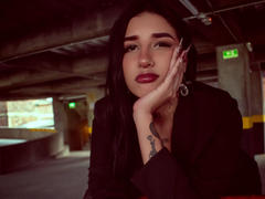 LeiaWong - female with black hair webcam at xLoveCam