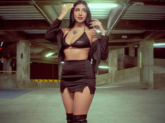 LeiaWong - female with black hair webcam at xLoveCam