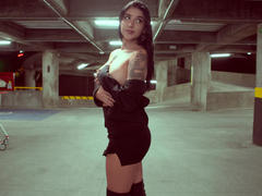 LeiaWong - female with black hair webcam at xLoveCam