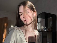 LeidaLala - female with black hair webcam at xLoveCam