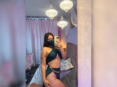 LeilaRasiii - female with brown hair webcam at xLoveCam