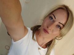 Aleina - blond female webcam at xLoveCam