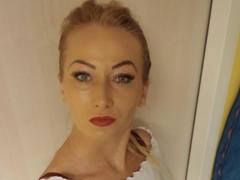 Aleina - blond female webcam at xLoveCam