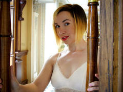 SweetLeka - blond female webcam at xLoveCam