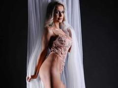 SexxyBrunnette from LiveJasmin