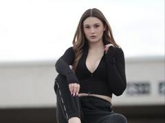 Lena-Sophie-hot - female with brown hair webcam at xLoveCam