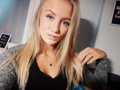 LenaaDoll - blond female webcam at xLoveCam