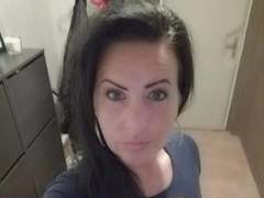 Lenore-hot - female with brown hair webcam at xLoveCam