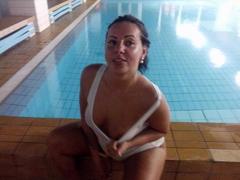 Lenore-hot - female with brown hair webcam at xLoveCam