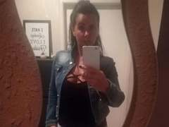 Lenore-hot - female with brown hair webcam at xLoveCam