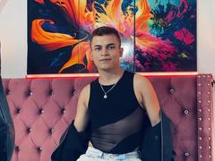 LeonAdams - male webcam at LiveJasmin