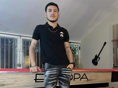 LeonardAsaga - male webcam at xLoveCam