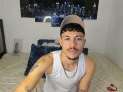 LeonardAsaga - male webcam at xLoveCam