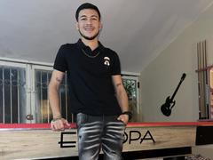 LeonardAsaga from xLoveCam