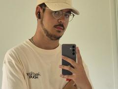 LeonardStone from xLoveCam