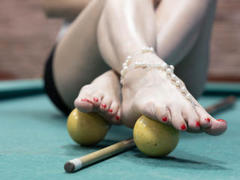 LuckySweetyV - female with brown hair and  big tits webcam at LiveJasmin