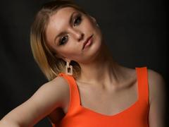 LesliNellenback - female webcam at xLoveCam