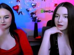 LeslieCourtney from xLoveCam