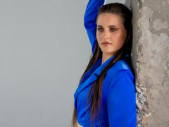 LeslieKorfs - female with brown hair and  small tits webcam at LiveJasmin