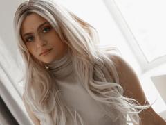 LeslieMineg - female with brown hair webcam at LiveJasmin