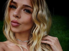 LexaXoXo-hot - blond female webcam at xLoveCam