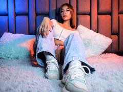 LexiBellie - female with brown hair webcam at LiveJasmin