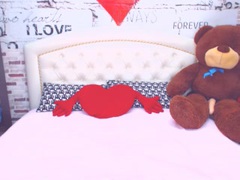 LexiKiss - female with brown hair webcam at ImLive